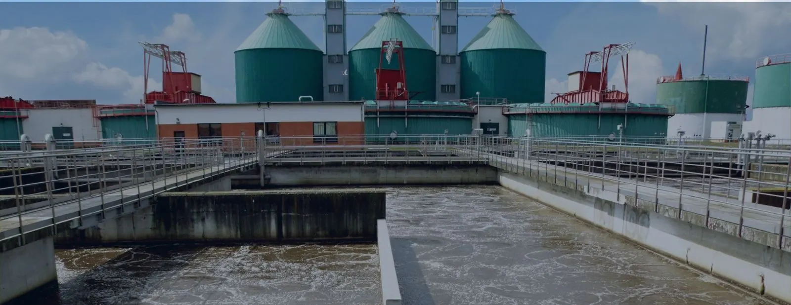 Aeration basins and storage tanks at an effluent treatment plant